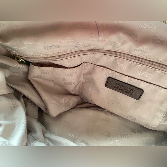 Gorgeous Michael Kors bag - Picture 8 of 9